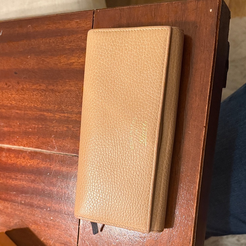 Gucci Tan and Blue Swing Leather Continental Wallet